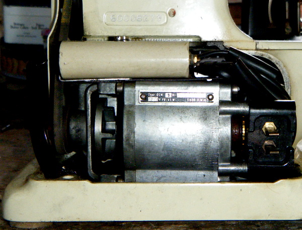 Réparation du rhéostat d'une machine Bernina Record