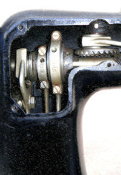 Machine Meister 1950, fonte et acier